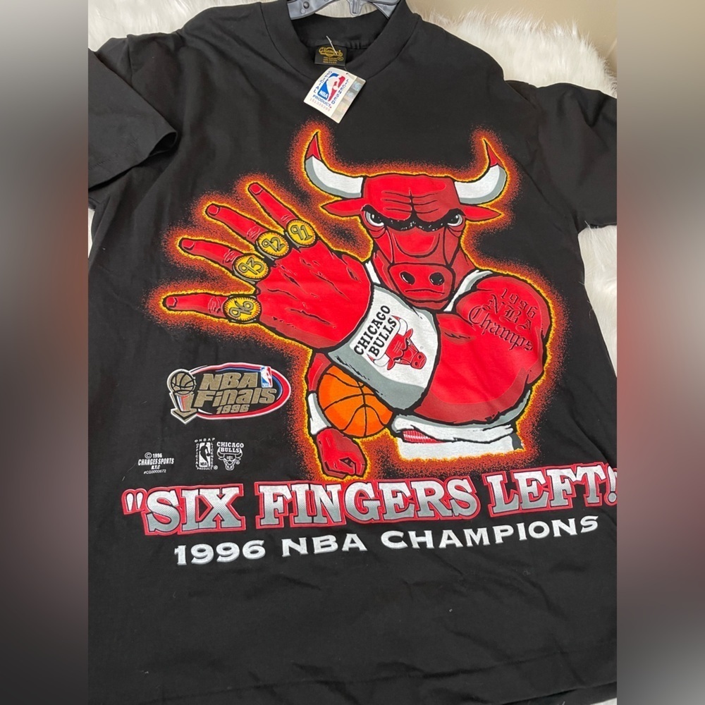Vintage with tags 1996 Six Fingers Left Chicago Bulls Black T-Shirt - Picture 7 of 12